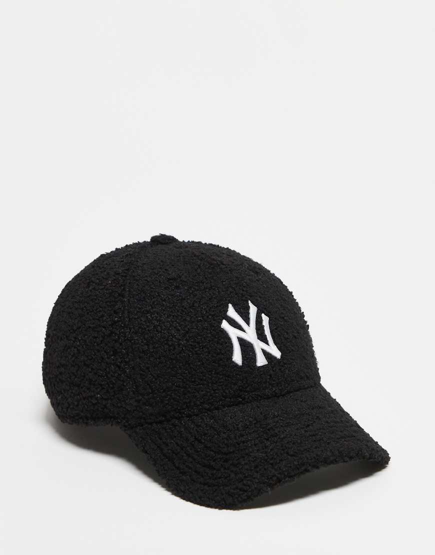 New Era - NY Yankees 9forty - Kappe aus Teddyfell in Schwarz von New Era