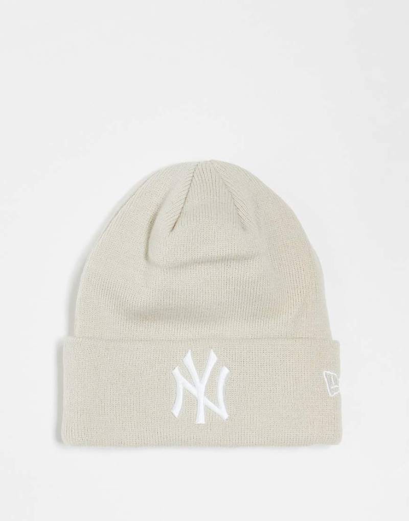 New Era - NY Yankees - Basic-Strickmütze in Creme mit Umschlag-Neutral von New Era