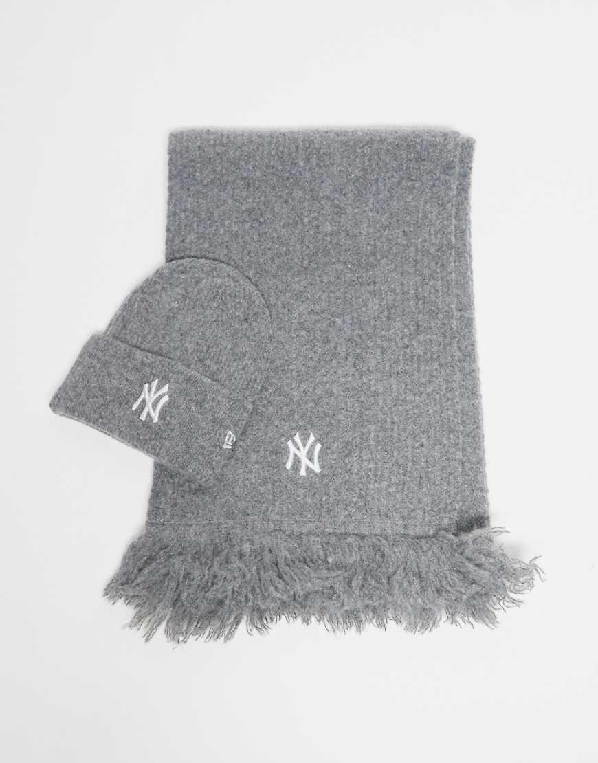 New Era - NY Yankees - Set aus Strickmütze und Schal in Grau von New Era