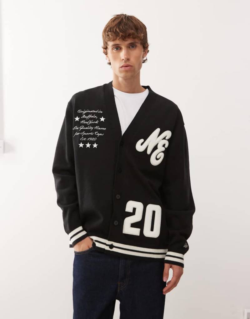 New Era - Oversize-Strickjacke in Schwarz mit Stickerei von New Era