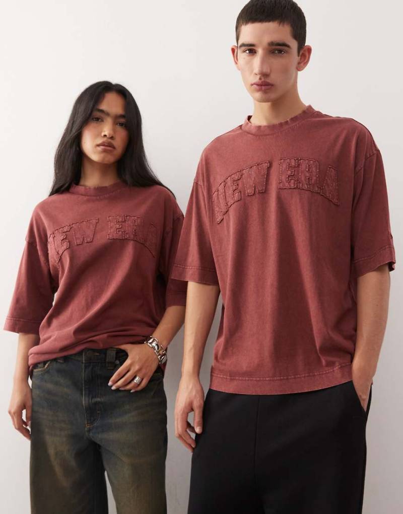 New Era - Oversize-T-Shirt in verwaschenem Rot mit Logo-Applikation von New Era