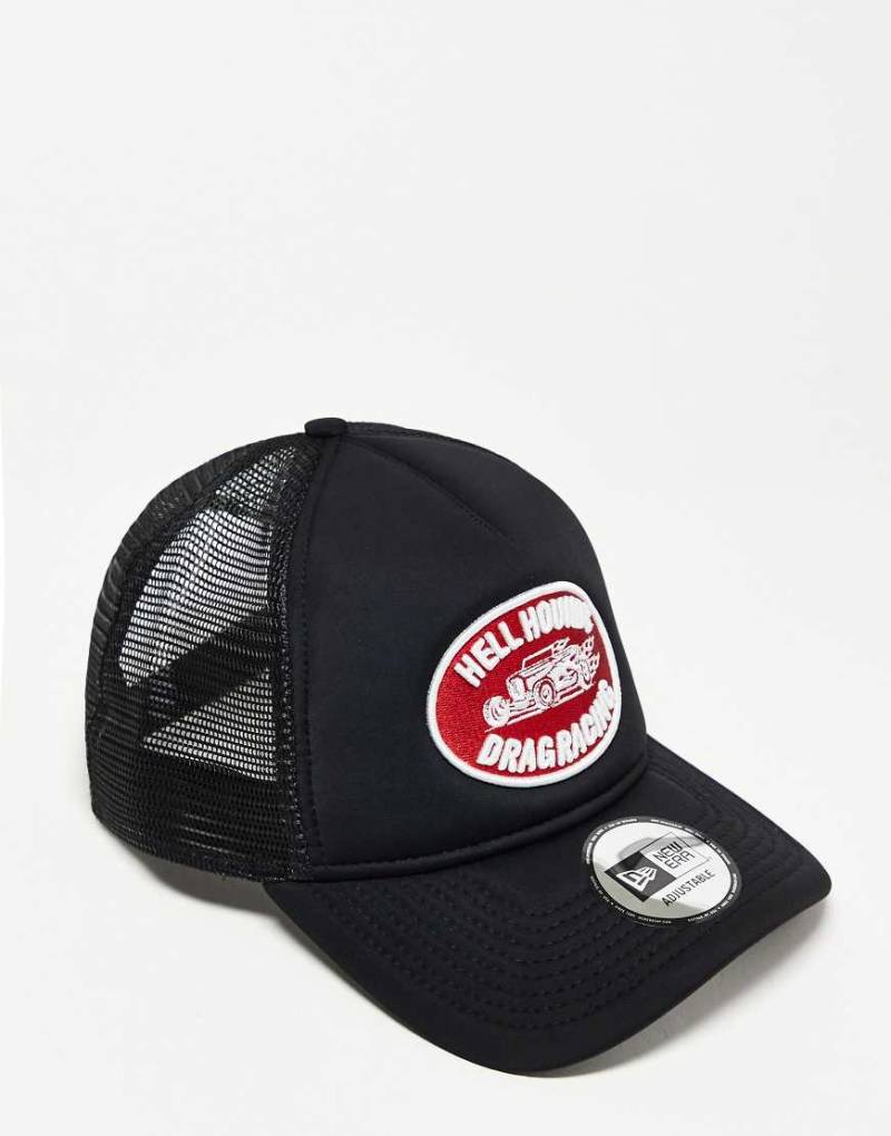 New Era - Trucker-Kappe in Schwarz mit „Racing"-Vintage-Aufnäher von New Era