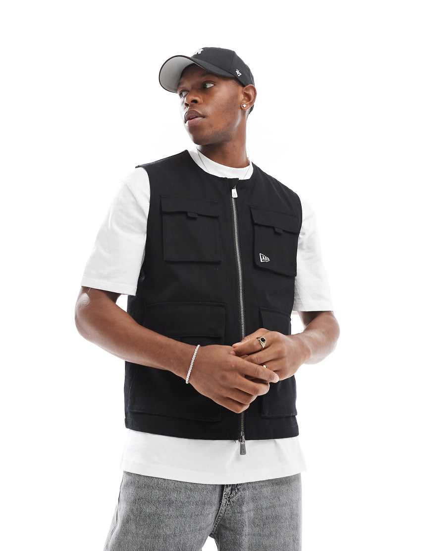 New Era - Utility-Weste in Schwarz New Era - Utility-Weste in Schwarz von New Era