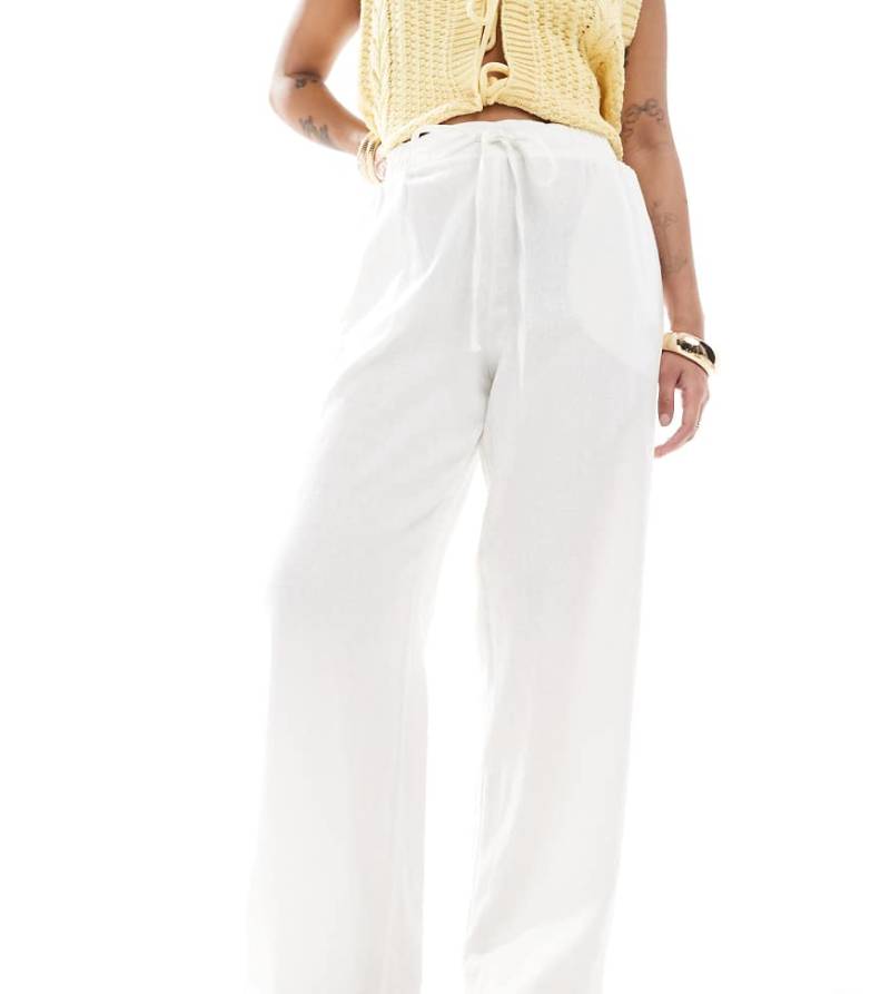 New Look Petite - Hose aus Leinen in Weiß mit weitem Bein von New Look Petite