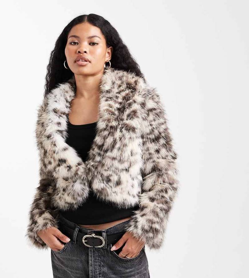 New Look Petite - Mantel aus Kunstpelz mit Leopardenmuster und Schalkragen-Brown von New Look Petite