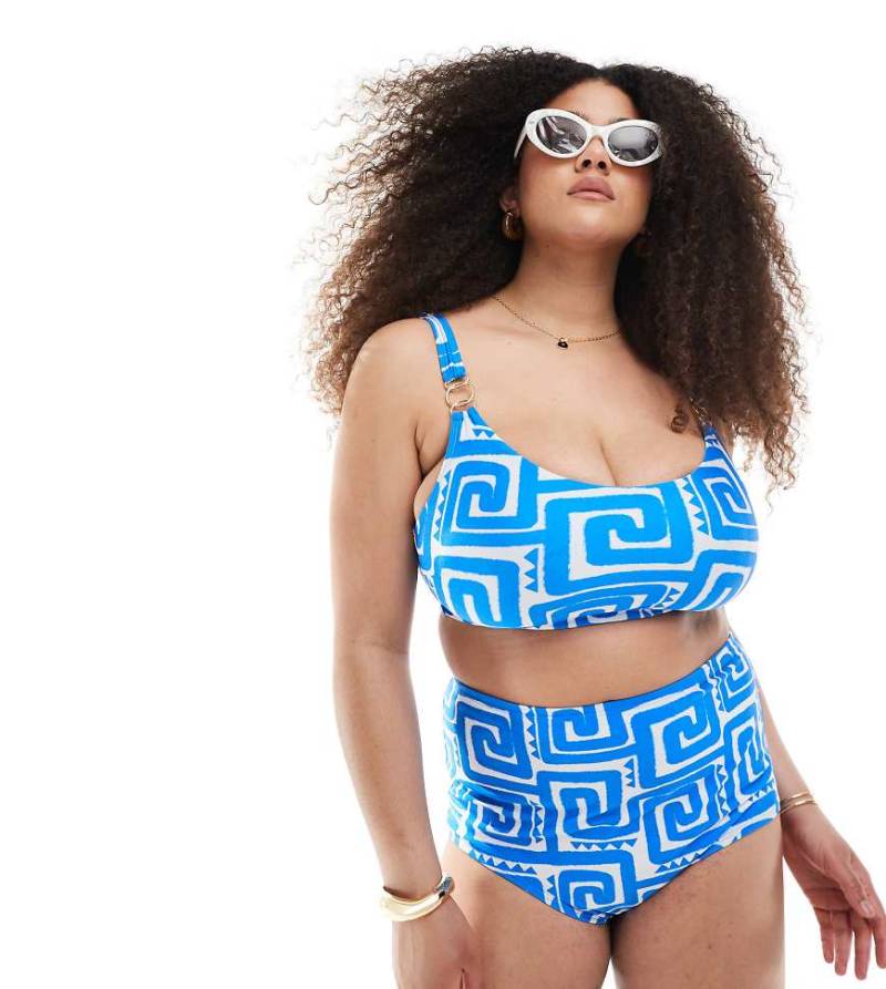 New Look Curve - Bikinihose in Blau mit Wirbelmuster und hohem Bund von New Look Plus
