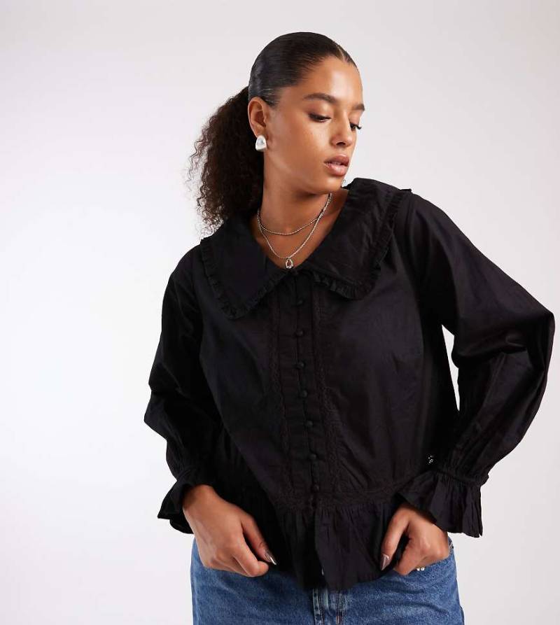 New Look Curve - Bluse in Schwarz mit Kragen New Look Curve - Bluse in Schwarz mit Kragen von New Look Plus