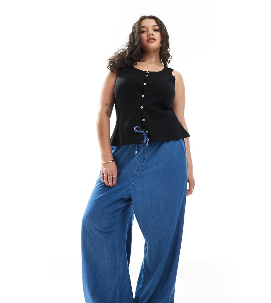 New Look Curve - Denim-Schlupfhose in Blau mit weitem Bein New Look Curve - Denim-Schlupfhose in Blau mit weitem Bein von New Look Plus