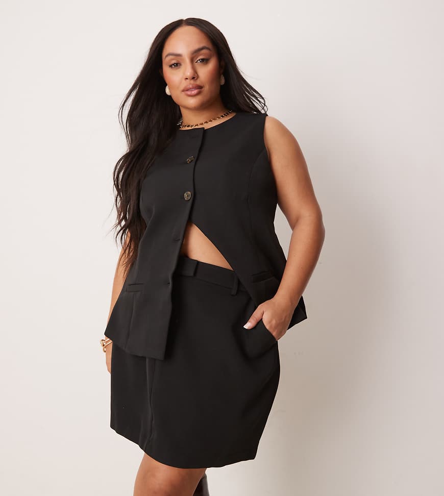 New Look Curve - Eleganter Minirock in Schwarz, Kombiteil New Look Curve - Eleganter Minirock in Schwarz, Kombiteil von New Look Plus