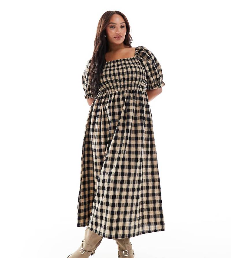 New Look Curve - Kurzärmliges, gesmoktes Midikleid in Braun mit Karomuster von New Look Plus