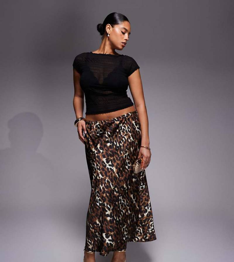 New Look Curve - Satin-Midirock in Braun mit Leopardenmuster-Brown von New Look Plus