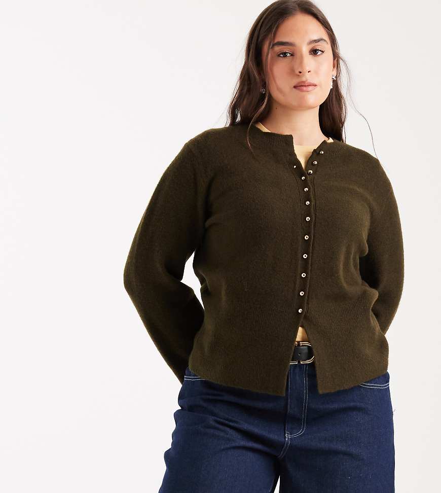 New Look Curve - Strickjacke in Khaki mit Rundhalsausschnitt-Grün von New Look Plus