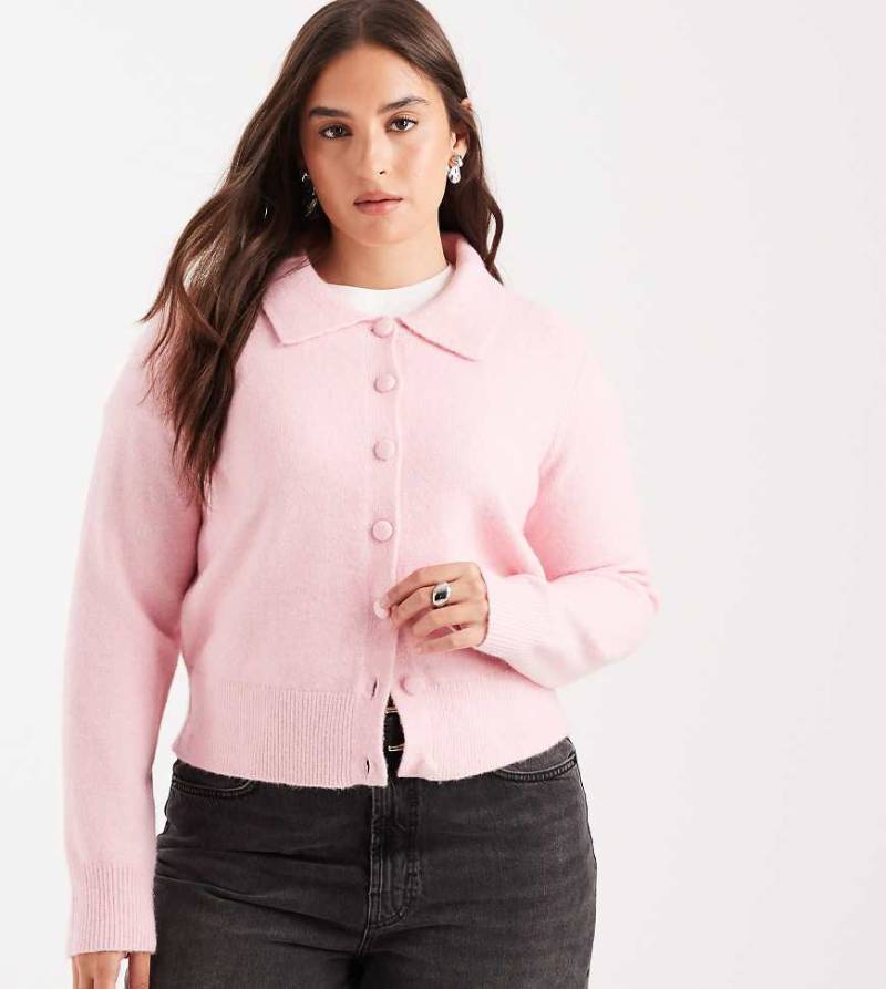 New Look Curve - Strickjacke in leuchtendem Rosa mit Kragen von New Look Plus
