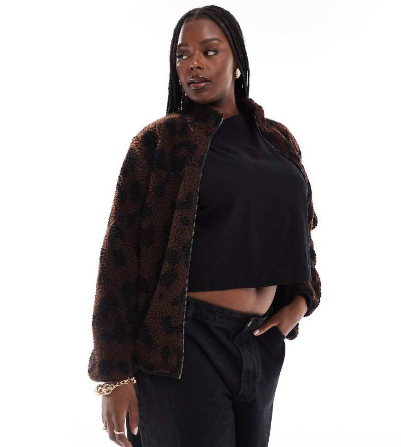 New Look Curve - Jacke aus Teddyfell mit Leopardenmuster-Braun von New Look Plus