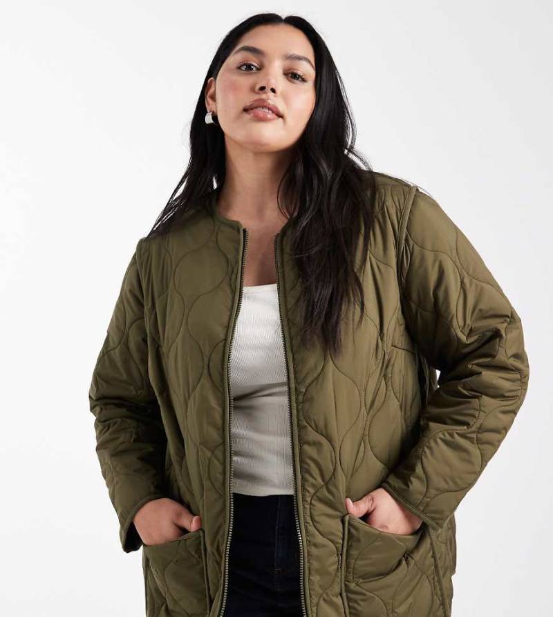 New Look Curve - Wattierte Steppjacke in Khaki-Grün von New Look Plus