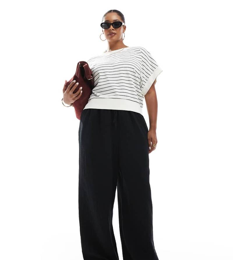 New Look Curve - Zweilagige Hose in Schwarz mit weitem Bein von New Look Plus