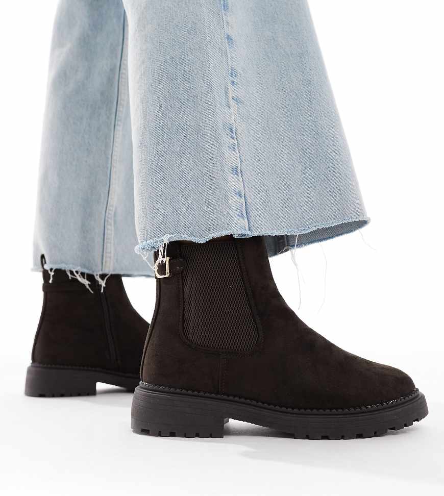 New Look Wide Fit - Chelsea-Stiefel aus Wildlederimitat in Braun mit dicker Sohle, weite Passform-Brown von New Look Wide Fit