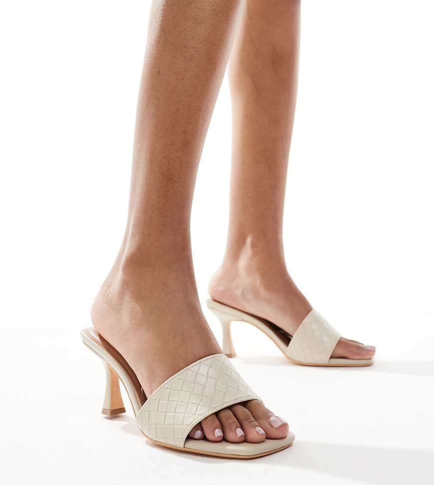 New Look Wide Fit - Gewebte Mules in Wollweiß, weite Passform New Look Wide Fit - Gewebte Mules in Wollweiß, weite Passform von New Look Wide Fit