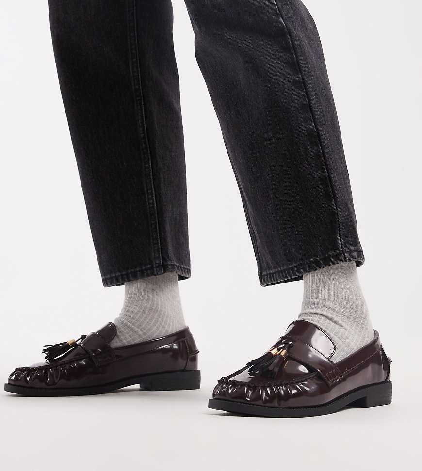 New Look Wide Fit - Loafer in Burgunderrot mit Quaste, weite Passform von New Look Wide Fit