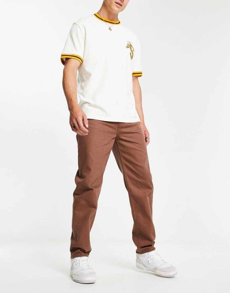 New Look - 90er Straight Jeans in Braun von New Look