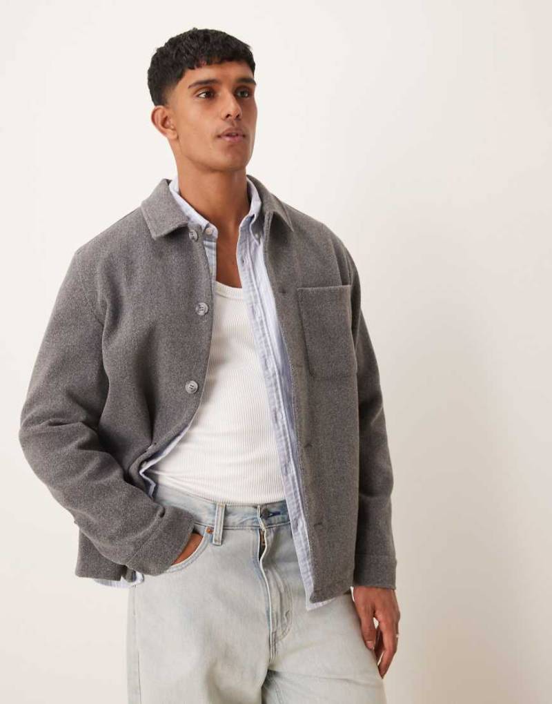 New Look - Angeraute Hemdjacke in Mittelgrau von New Look