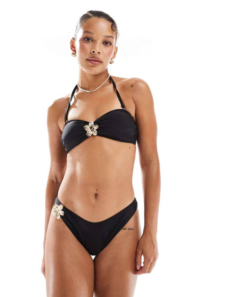 New Look - Bikinihose in Schwarz mit Blumenverzierung von New Look