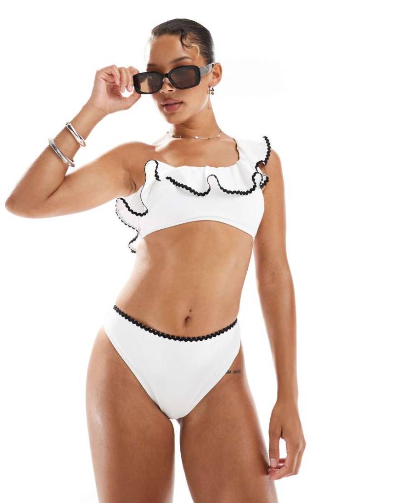 New Look - Bikinihose in Weiß mit Languettenstich von New Look