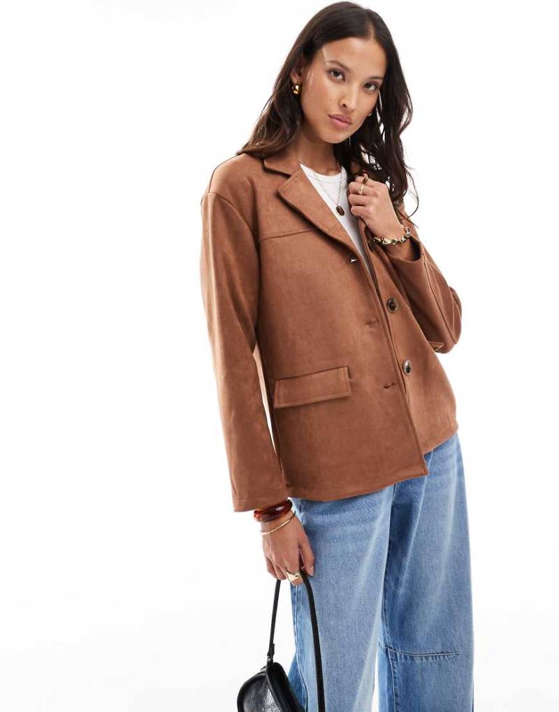 New Look - Blazer aus Wildlederimitat in Hellbraun von New Look