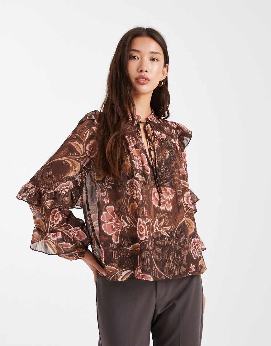 New Look - Bluse in Braun mit Blumenmuster und Rüschen an den Ärmeln-Brown von New Look