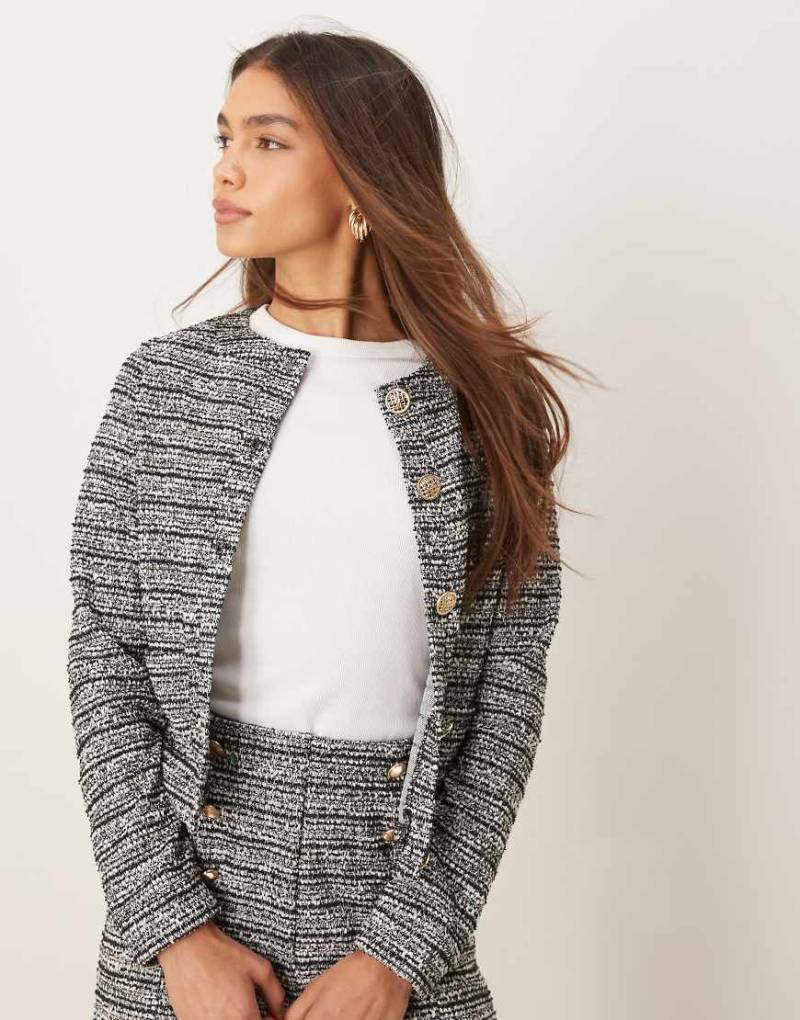 New Look - Bouclé-Strickjacke in Schwarz, Kombiteil von New Look