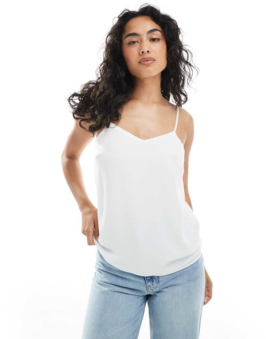 New Look - Camisole-Top in Weiß mit Riemchenträgern von New Look