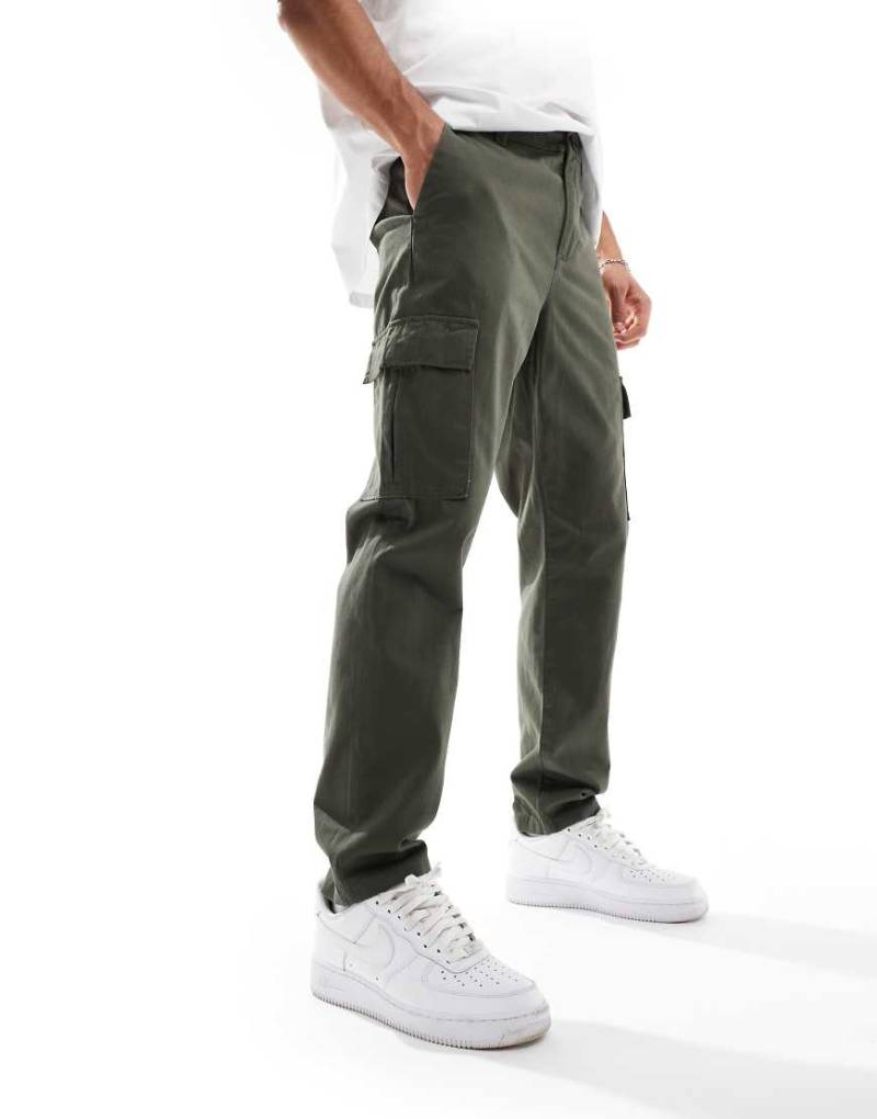 New Look - Cargo-Hose in Khaki-Grün von New Look
