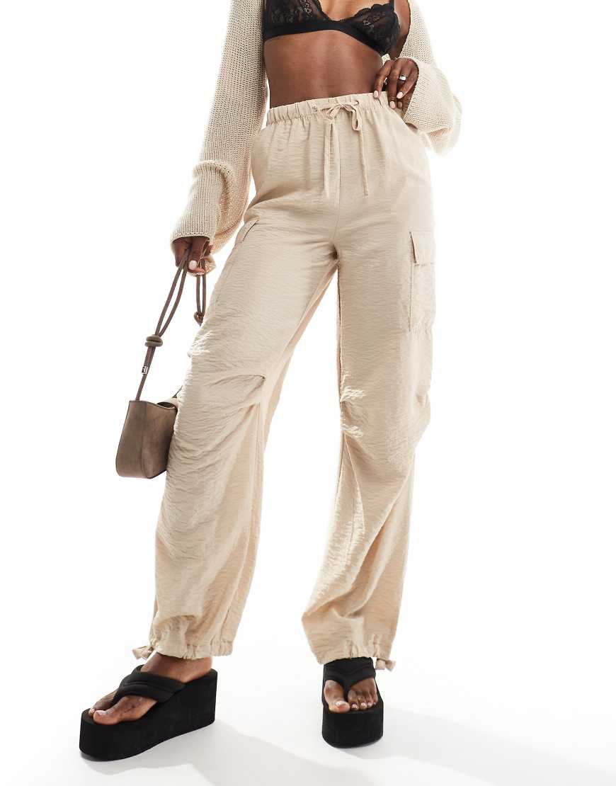 New Look - Cargo-Jogginghose in Stein-Neutral von New Look