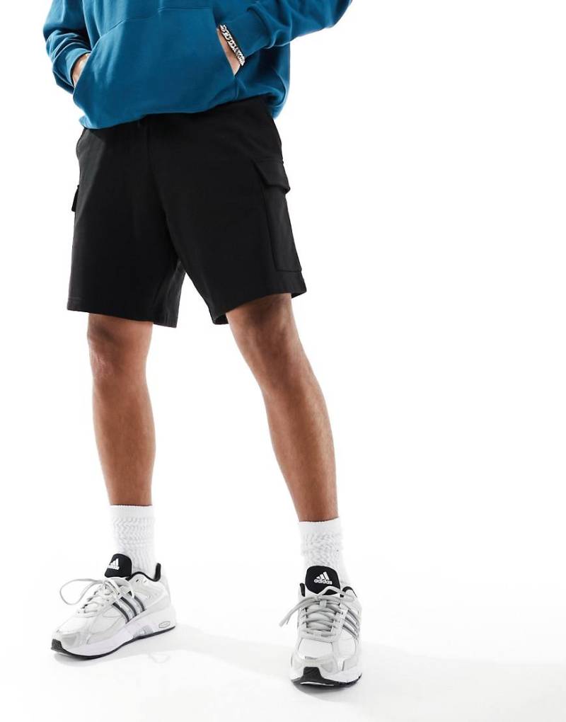 New Look - Cargoshorts aus Jersey in Schwarz von New Look