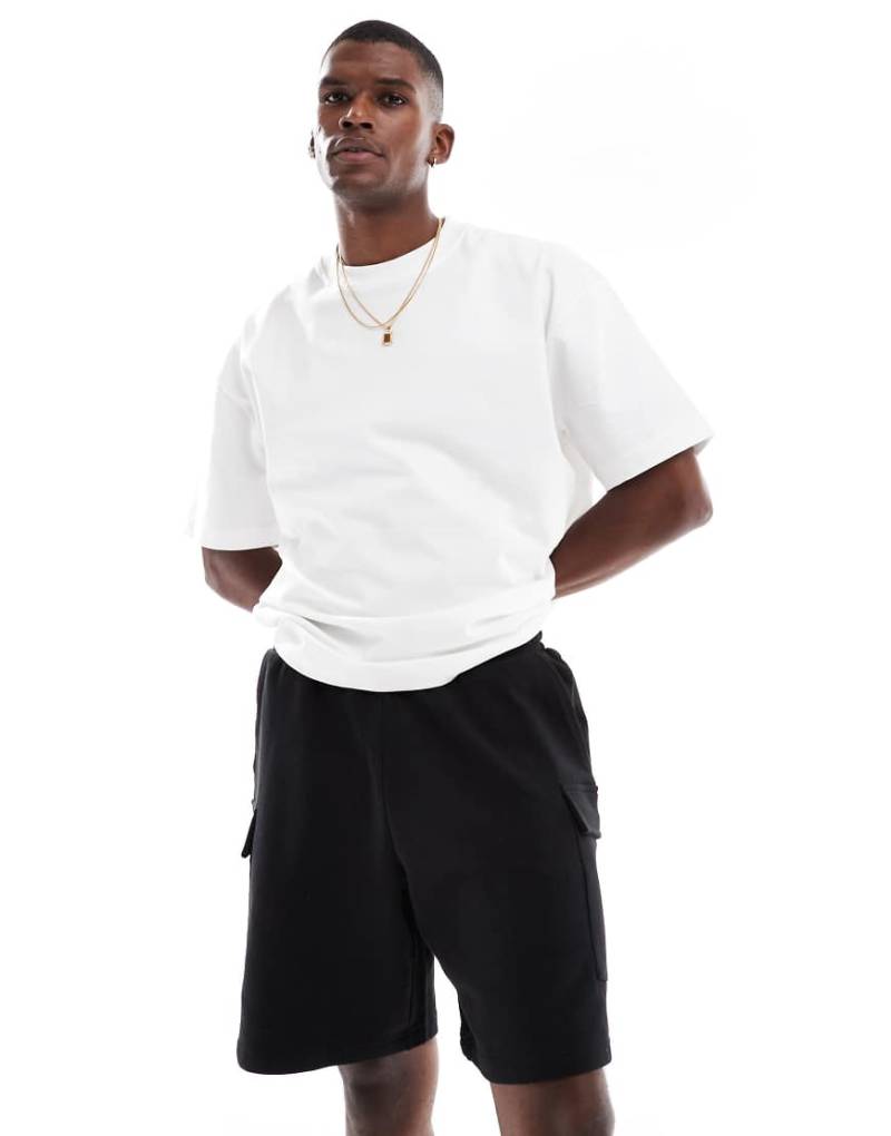 New Look - Cargoshorts aus Jersey in Schwarz New Look - Cargoshorts aus Jersey in Schwarz von New Look
