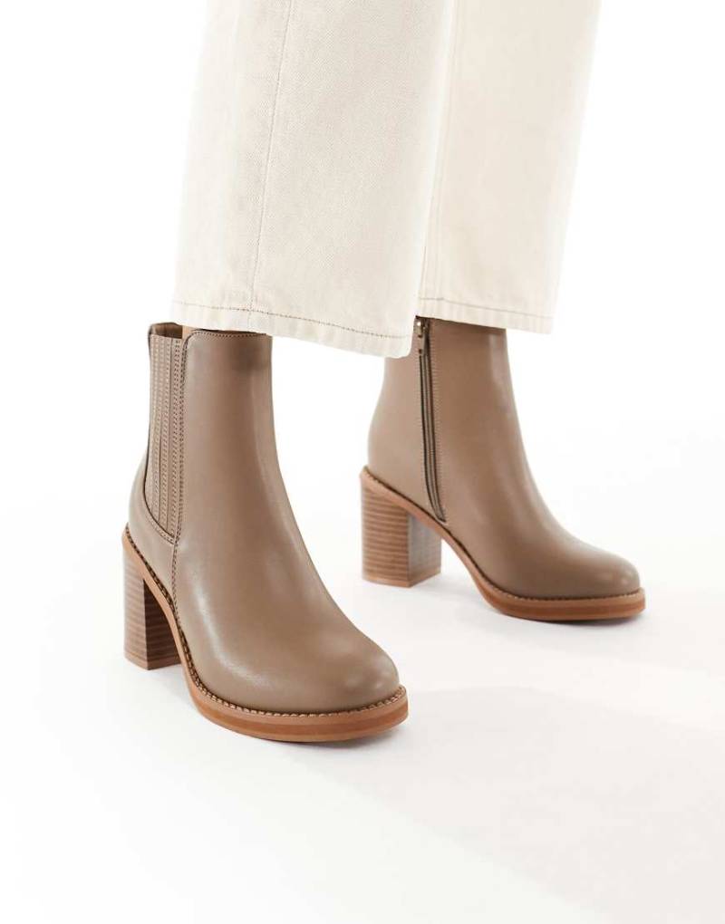 New Look - Chelsea-Stiefel in Hellbraun mit Blockabsatz-Brown von New Look