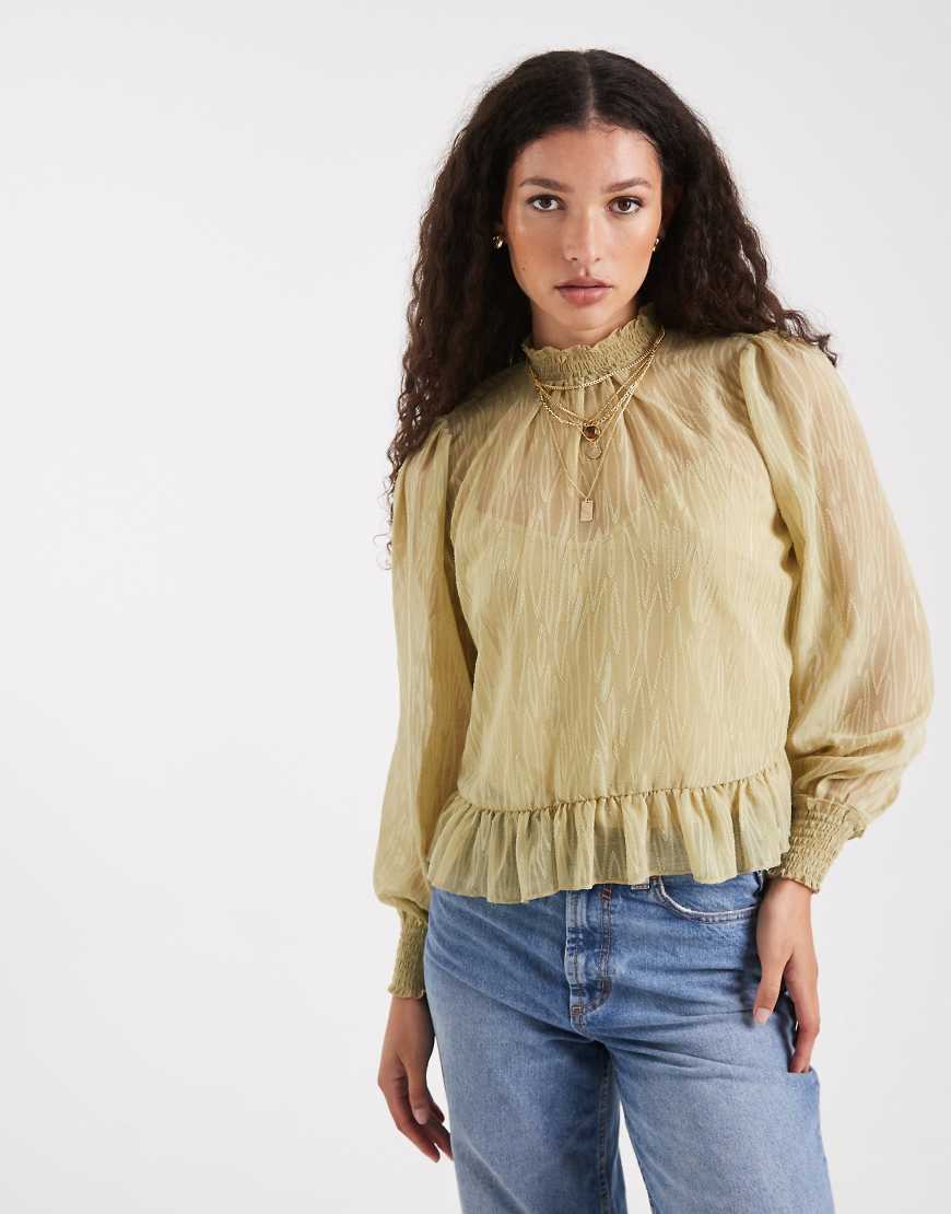 New Look - Chiffon-Bluse in Hellgrün mit Ausbrennermuster New Look - Chiffon-Bluse in Hellgrün mit Ausbrennermuster von New Look