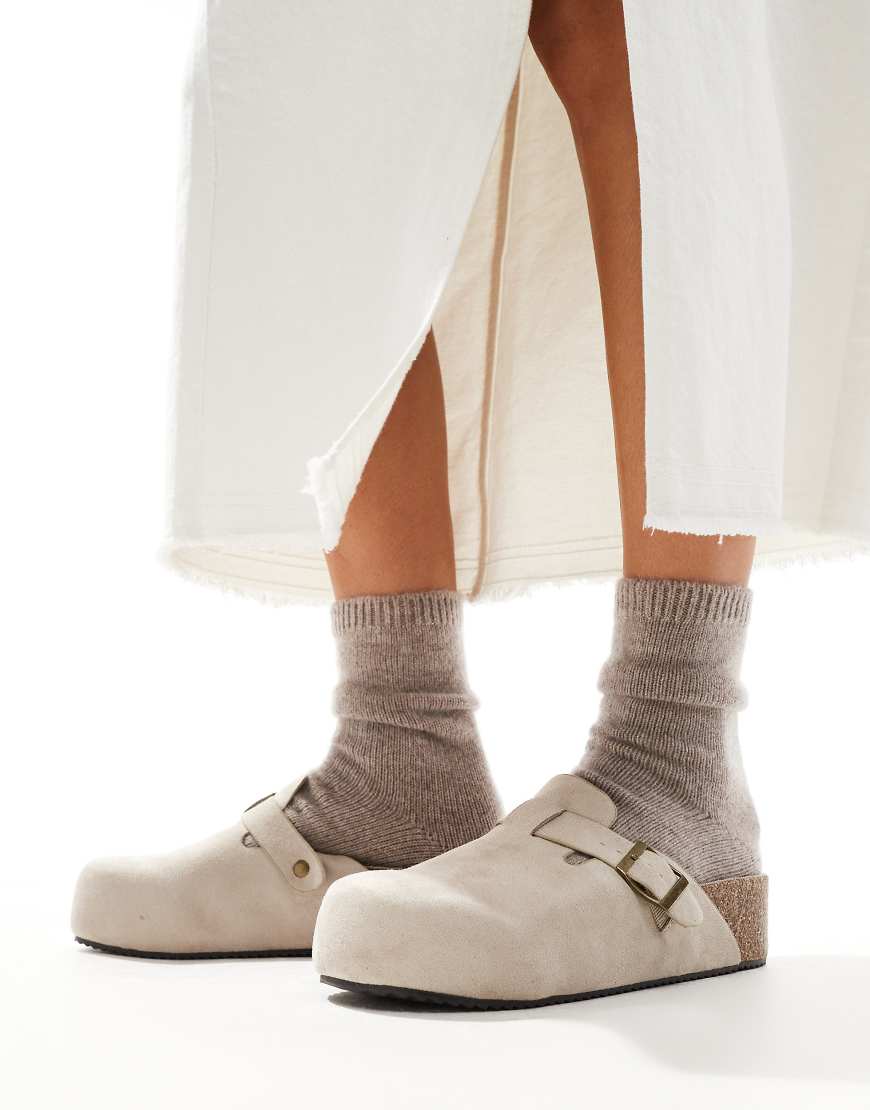 New Look - Clogs in Hellbraun mit Doppelsohle-Neutral von New Look