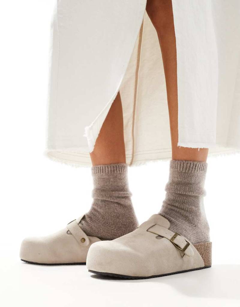 New Look - Clogs in Hellbraun mit Doppelsohle-Neutral von New Look
