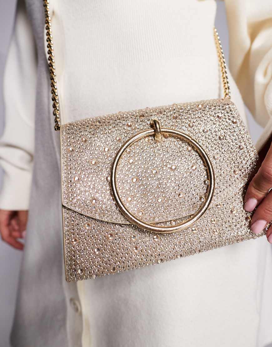 New Look - Clutch in Gold mit Schmuckstein- und Ringverzierung-Goldfarben von New Look