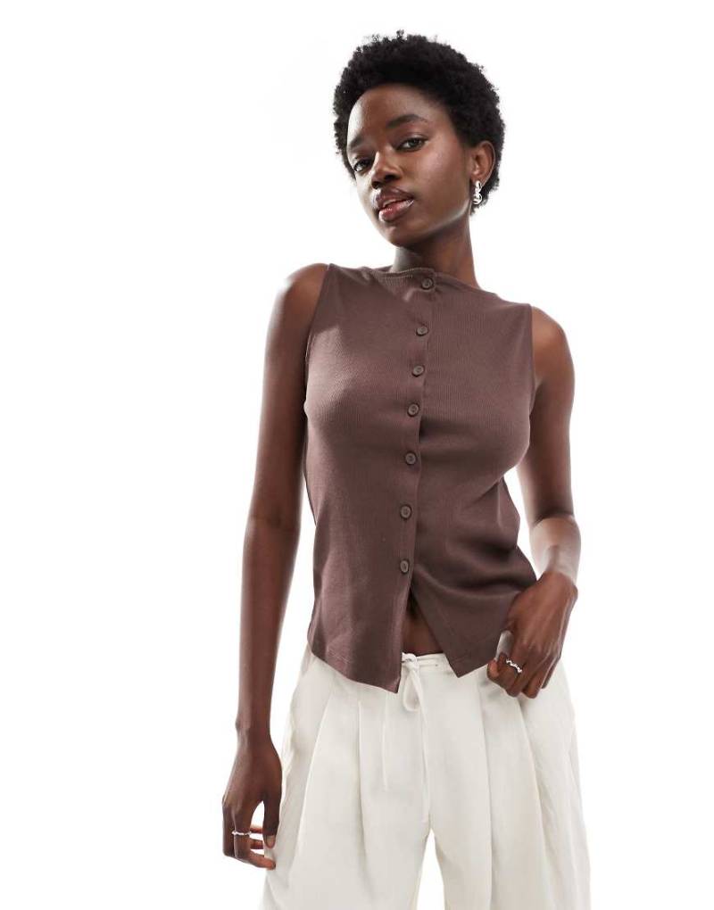New Look - Durchgeknöpftes Tanktop in Braun von New Look