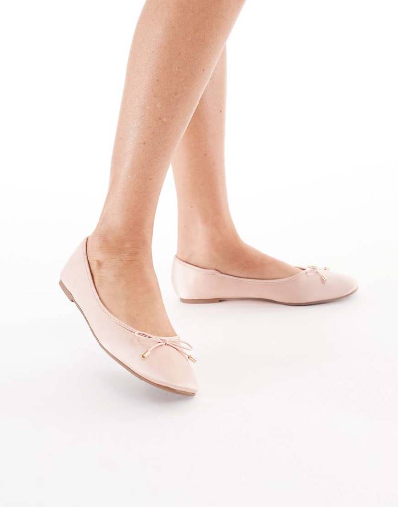 New Look - Flache Ballerinas aus Satin in Rosé-Weiß von New Look
