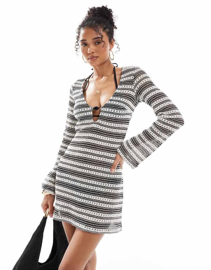 New Look - Gehäkelter Kaftan mit Streifen in Schwarz und Weiß von New Look