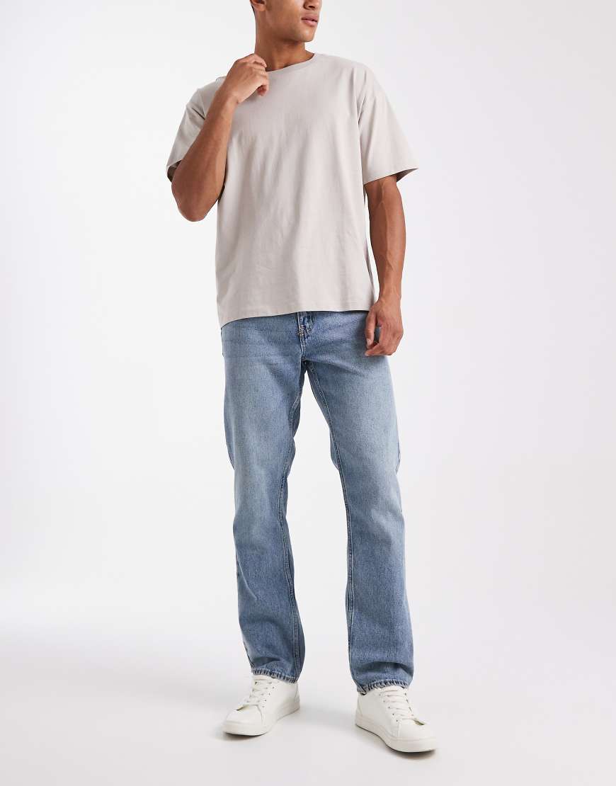 New Look - Gerade geschnittene Jeans in hellblauer Waschung von New Look