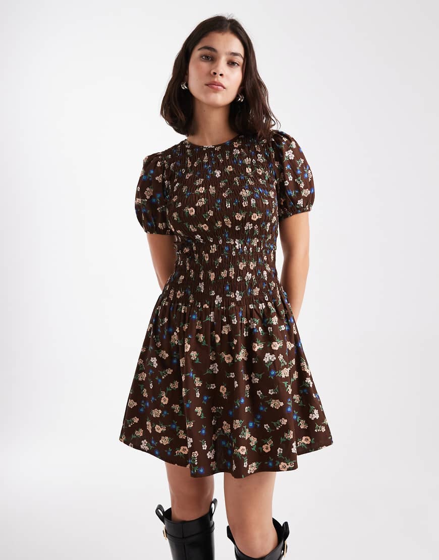 New Look - Gerafftes Minikleid in Braun mit Blümchenmuster-Brown von New Look