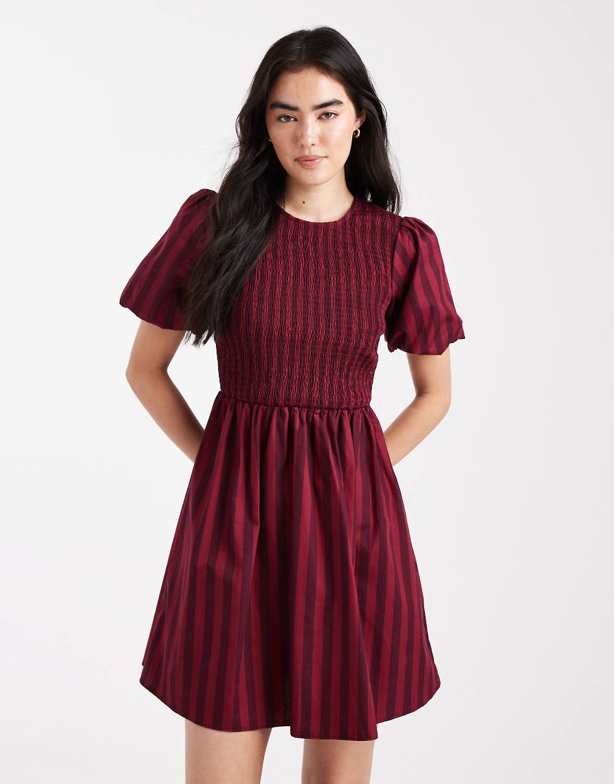 New Look - Gerafftes Minikleid in Rot gestreift von New Look