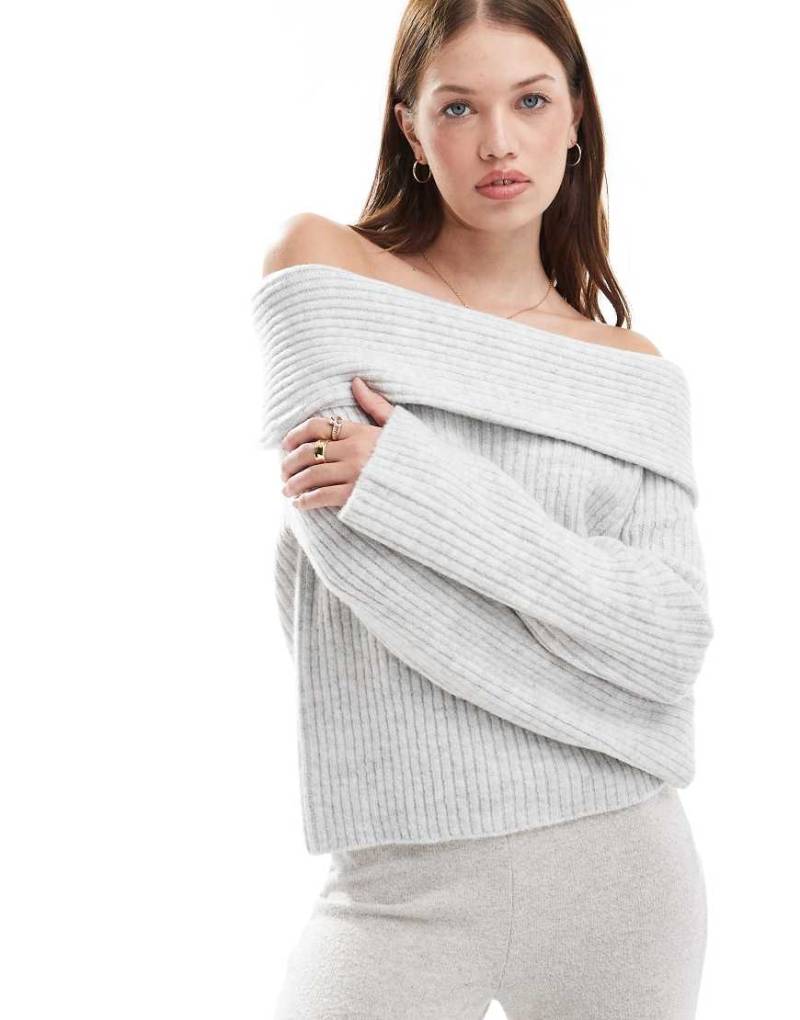 New Look - Gerippter Pullover in Grau mit Carmen-Ausschnitt von New Look