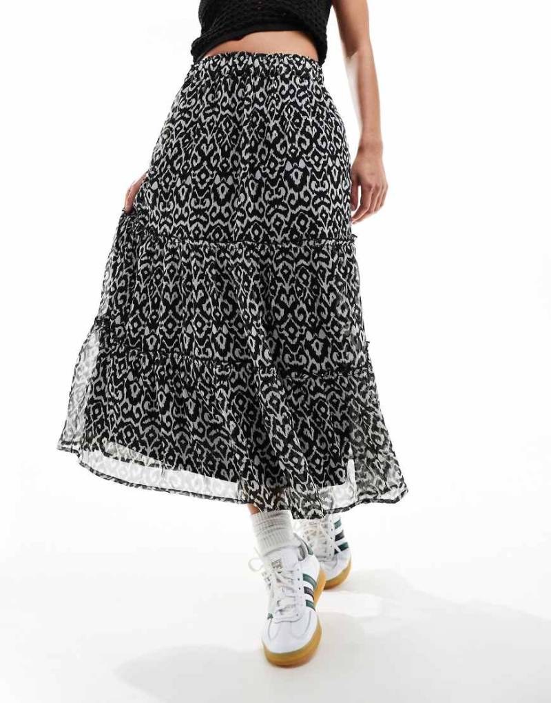 New Look - Gestufter Midirock in Schwarz mit Print New Look - Gestufter Midirock in Schwarz mit Print von New Look
