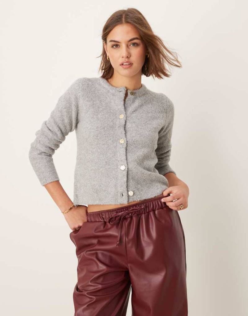 New Look - Graue Strickjacke mit Button-down-Kragen von New Look