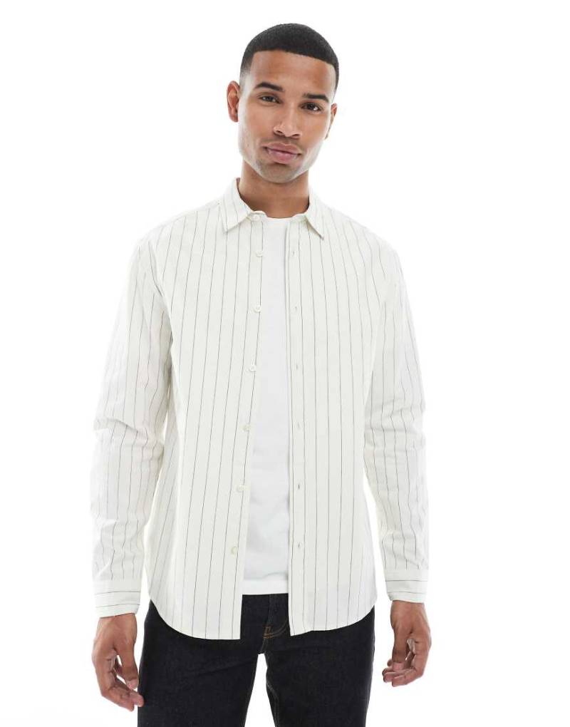 New Look - Hemdjacke in Wollweiß mit Nadelstreifen von New Look